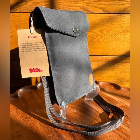 Fjallraven Pocket Bag Dark Gray Crossbody NWT - Picture 4 of 8